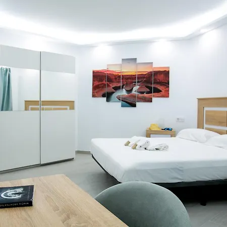 Apartment 55 Party Group Americas, Tortugas Playa de las Americas (Tenerife)